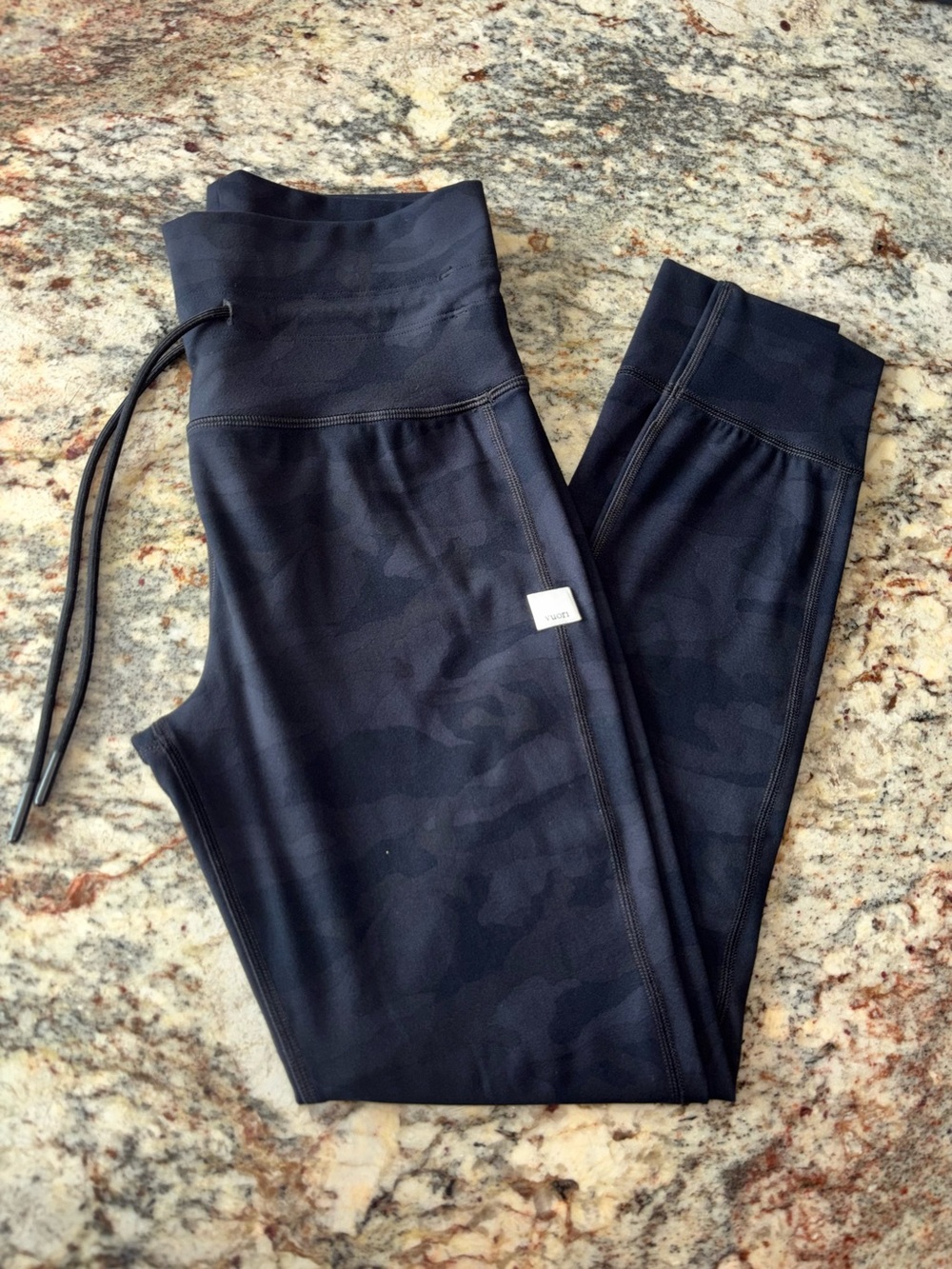 Vuori Black Camo Daily Leggings
